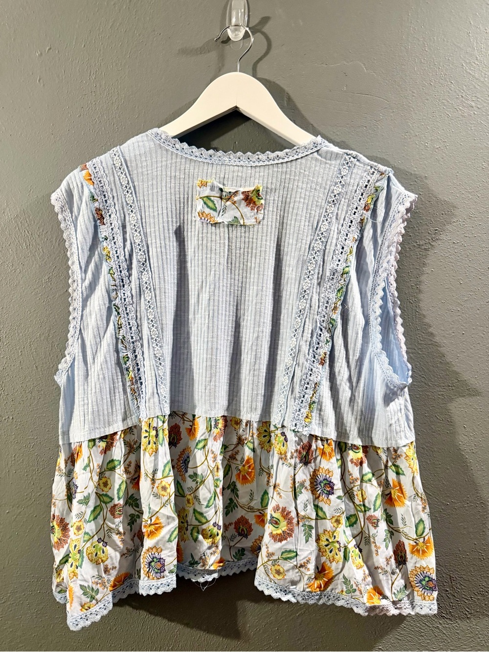 POL Light Blue Ribbed & Floral Lace-Trim Sleeveless Tunic - Picture 2 of 2
